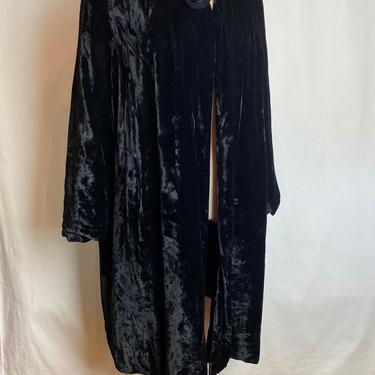 1920’s coat~luscious black velvet hooded overcoat ~ 20’s flapper~ glossy crushed velvety cloak~ Gothic vintage outerwear ~ oversized hood~ 