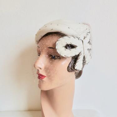 Vintage WhiteFelt Fascinator Hat with Silver Glass Beads Large Side Bow Veil Bridal Spring Summer Rockabilly 50's Millinery Merrimac 