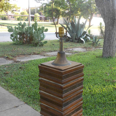 Vintage 1960s Stacked Wood Brass Large Table Accent Lamp Cubist Sculpture Block Unique Design has Lucite Brass Wood 