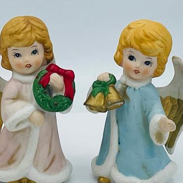 Homco (2) Christmas Girl Angel Figurines # 5557 Bells Wreath Pastel L4 