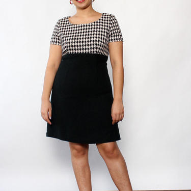 Houndstooth Tweed Fitted Dress M/L