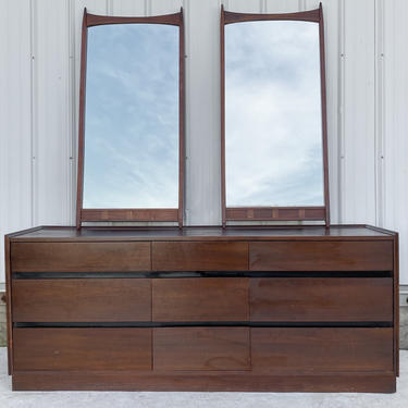 Mid-Century Dresser by Dillingham with Mirrors 