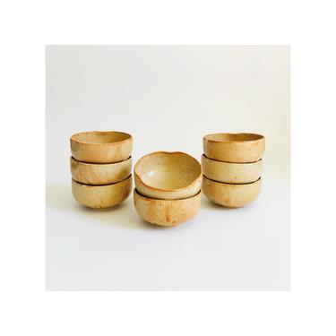 Vintage Japanese Pottery Rice Bowls / Set of 8 