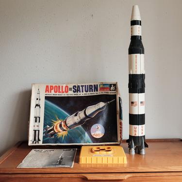 Vintage Monogram Apollo Saturn V Rocket Model 