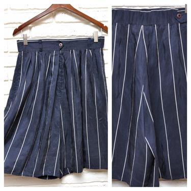Vintage Navy Blue and White Pinstriped Shorts Size Medium Wide Leg Nautical Bermuda Short 