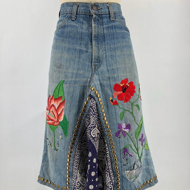 70s LEVIS custom floral embroidered denim skirt with rhinestones studs &amp; patches vintage 1970s L 