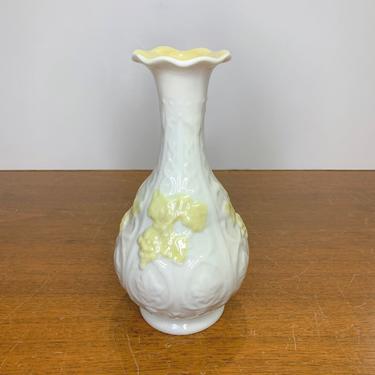 Vintage Belleek Pottery Grape Vine Vase Yellow 7th Gold/Brown Mark 1980-1992 