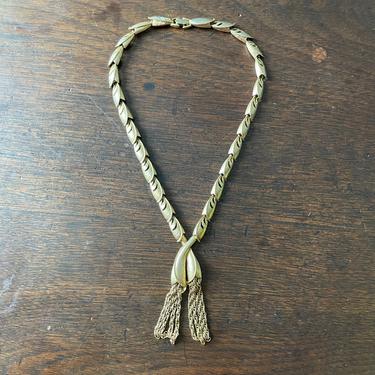 Linked Leaves w\/ Tassels Necklace