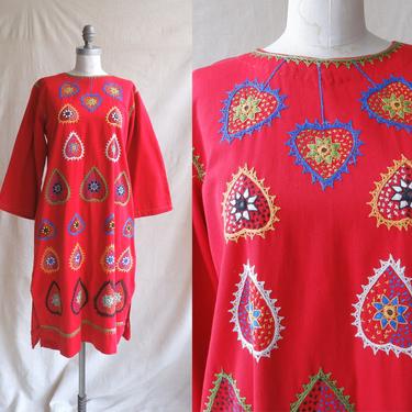 Vintage 70s Embroidered Pakistani Mirrorwork Dress/ 1970s Hand Embroidered Folk Tunic/ Size Medium 