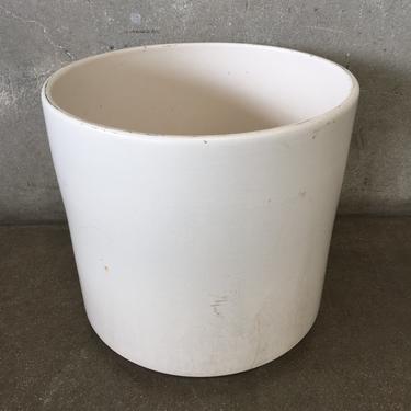 Mid Century Modern White Gainey Pot
