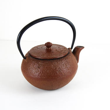 Cast Iron Teapot / Maple Leaf Teapot 