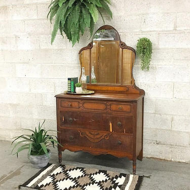 LOCAL PICKUP ONLY -------------- Vintage Mirrored Dresser 