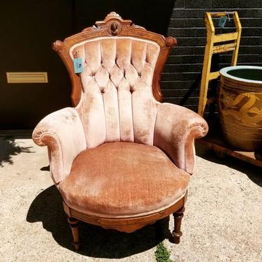 "Hey queen!" Antique pink tufted chair. $400