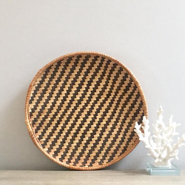 Woven Wall Basket Round Flat Multi Color Toned Geometric Design Pattern 
