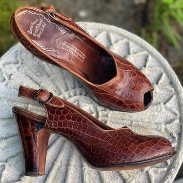 1940s size 7 brown alligator shoes / vintage 40s Van Arden peep toe pin up high heels pumps 7 A 