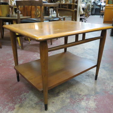 Vintage MCM Lane Acclaim walnut side table