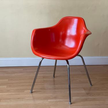 1960s Eames Style Fiberglass Arm Shell Chair by Krueger Metal Products, desk chair 