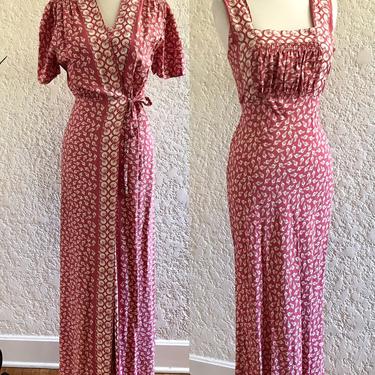 Lovely 1940's Rayon Print two Piece Peignoir Set  Vintage Lounge set Robe and Gown Size Small 