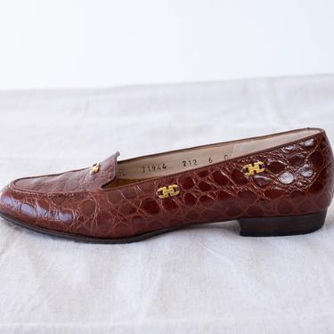 Vintage Salvatore Ferragamo Boutique Cinnamon Crocodile Loafers w/ Gold Metal Logo Design  | Made in Italy | Size 6 | Designer Slip On Shoes 