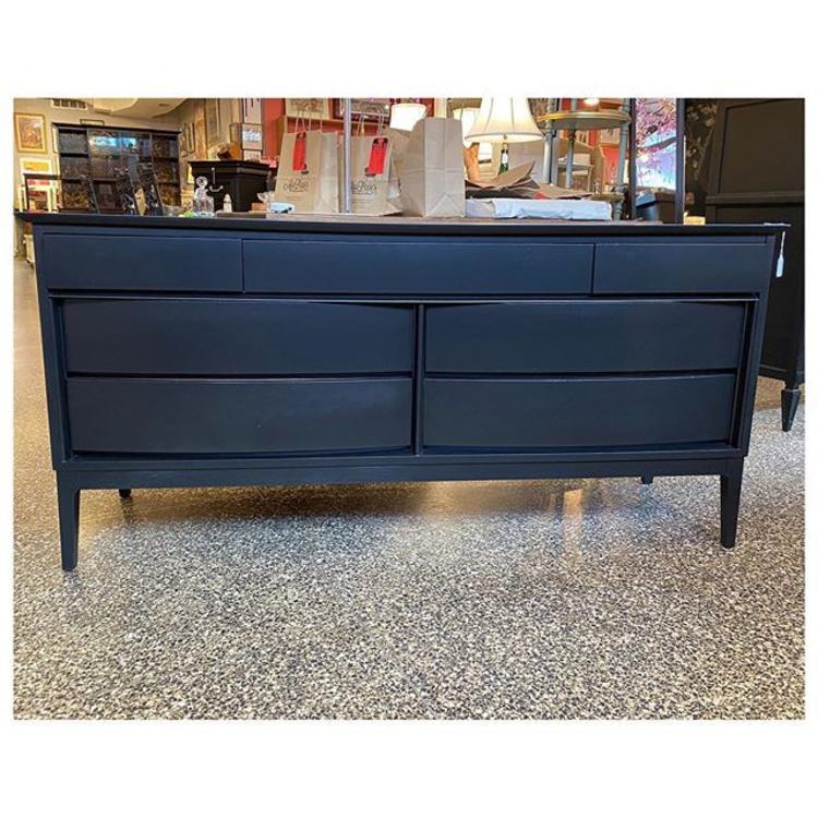 Black painted Mid century modern Dixie dresser w/ 7 drawer 63” long / 19” depth / 30.3” tall 
