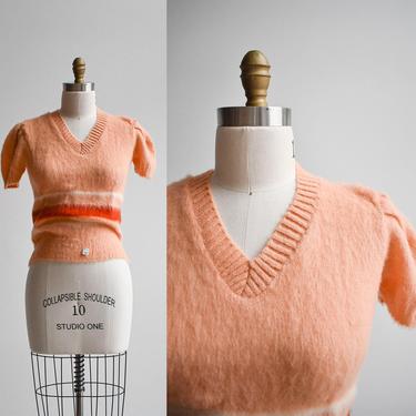 1970s Peach V Neck Sweater 