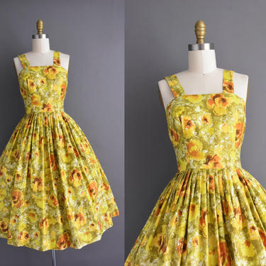 1950s vintage dress | Vibrant Floral Print Polished Cotton Sweeping Full Skirt Summer Sun Dress | Small | 50s dress 
