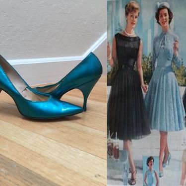 The Forget Me Knot Crew - Vintage 1950s Electric Turquoise Patent Leather Stilettos Heels Shoes Pumps Rare - 8AA 