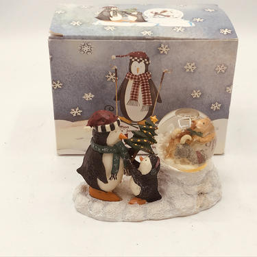 Vintage Mummford's Journey Snow Globe Figurine / Debbie Mumm / Christmas Penguin Dog 1999 