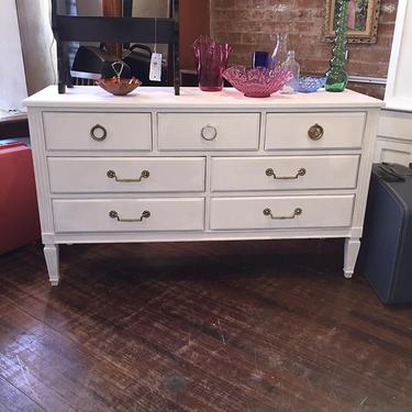 Dresser TV stand you name it we offer Delivery #dresser #tvstand #buffet #white #brookland #seeninshaw #swDC #14thstreetdc #vintage #dupont #shawdc #midcentury