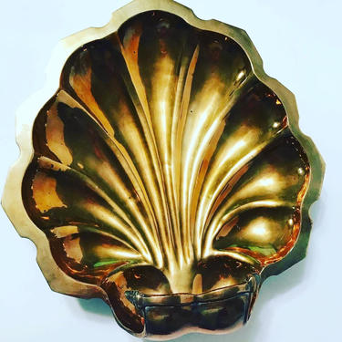 Wonderful vintage brass shell dish / bowl 