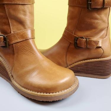 1990s leather wedge boots. Tan strappy, calf height, side zip. Duck bill shape. By Carpé Diem. Size 5.5/ 36 