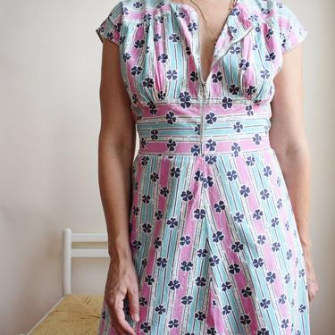 1940s Lucky Clover House Dress | Turquoise/Pink | Vintage 40s Cotton Novelty Print Dress with Zip Front and Tie Waist | S/M 