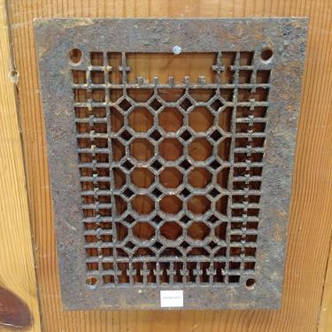 Decorative Metal Grille with Hexagon Pattern [SA]