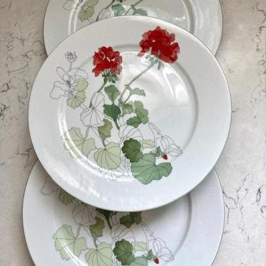 RARE 5 Piece of Vintage Water Color Block Spal Portugal Geranium Fine China, Antique Geranium Fine China Soup Bowl and Dinner Plates by LeChalet
