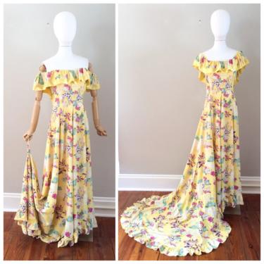 40s Yellow Cold Rayon Hawaiian Print Dress / 1940s Vintage Wedding Gown with Train / Small / Size 4 
