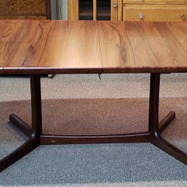 Item #S192 Mid Century Modern Extending Rosewood Dining Table c.1960s