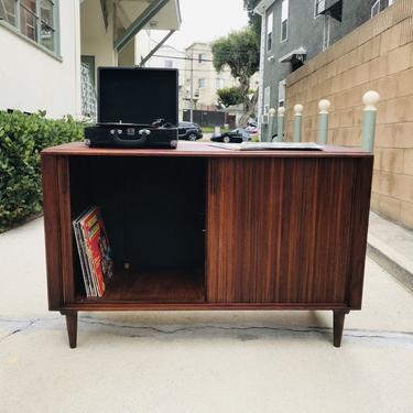 MID CENTURY MODERN BarzilayCredenza/Media Stand/Record Player Stand/Bar 