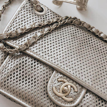 CHANEL CC Logo Turnlock Silver Gold Leather Perforated Chain Classic Flap Shoulder Clutch Purse Evening Bag Handbag 