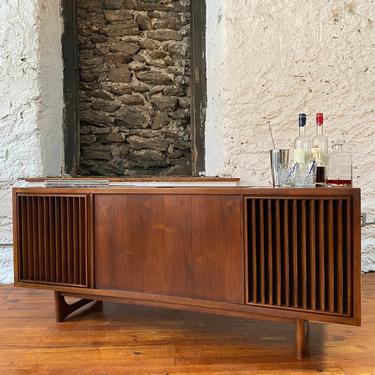 Mid century stereo cabinet RCA stereo credenza mid century turntable cabinet 