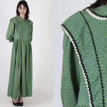 Vintage 70s Pilgrim Style Dress / Western Chore Belle Costume / Womens Green Blue Bell Floral Dress / Homespun RicRac Full Skirt Maxi Dress 