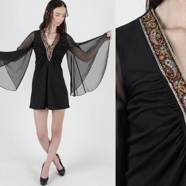 Black Kimono Sleeve Mini Dress / Lace Teardrop Angel Sleeves / Vintage Womens 70s Gothic Gypsy Jersey Short Dress 