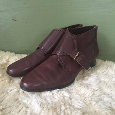 Vintage 1990s Brown Leather Booties / size 8.5 