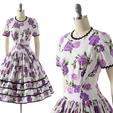 Vintage 1950s Dress | 50s Purple Rose Floral Printed White Cotton Ric Rac Drop Waist Full Skirt Fit and Flare Day Dress (x-small/small) 