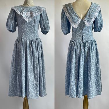 Classic 80's Dress Light  Blue with Flowers and Lace 