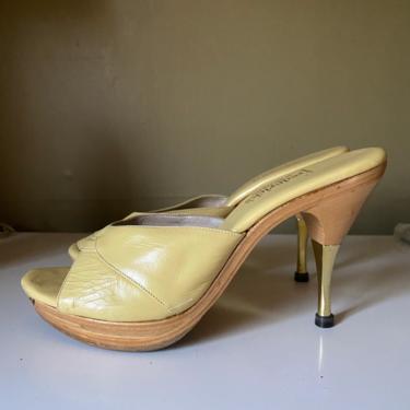70s FREDERICKS of HOLLYWOOD wooden mules 8 / vintage original 50s style spike yellow high heels shoes Sz 8 1970s disco 