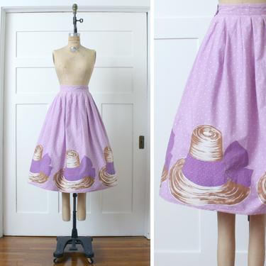 vintage 1950s novelty print skirt • lavender purple polka dot &amp; Straw Hat full cut skirt 