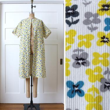 vintage 1960s floral corduroy coat • lightweight bright daisies duster with oversized pockets 