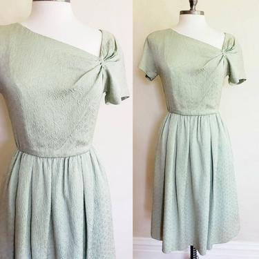 1980s Carolyne Roehm Light Green Party Dress / 80s does 50s Short Sleeved Asymmetrical A Line Dress Full Skirt / S to M 