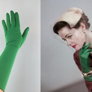 Leaning In, She Thought - Vintage 1950s 1960s Kelly Green Mid Arm Long Gloves - Large 