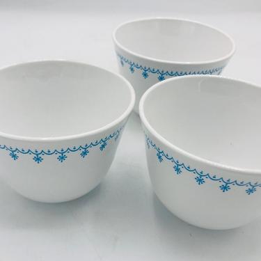 Vintage (3) of Corelle  &quot;Snow Flake&quot; Garland coffee cups- Pyrex 
